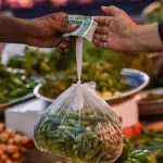 مہنگائی کے خدشات کے پیشِ نظر مرکزی بینکوں نے شرحِ سود برقرار رکھی